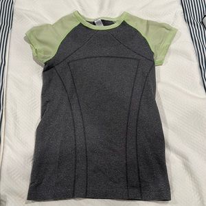 Ivivva Top in gray and green size 12 girls